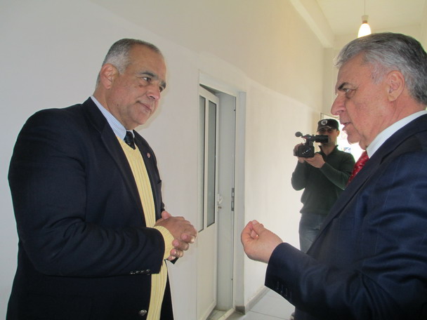 Raffi Hovhannisyan and the Governor of Kotayk Engaged in a Debate (Video)