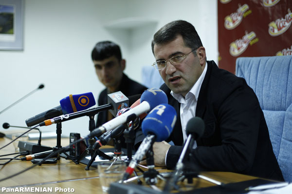 Armen Martirosyan Explains Why One Should Shake Robert Kocharyan’s “Bloody Hand”