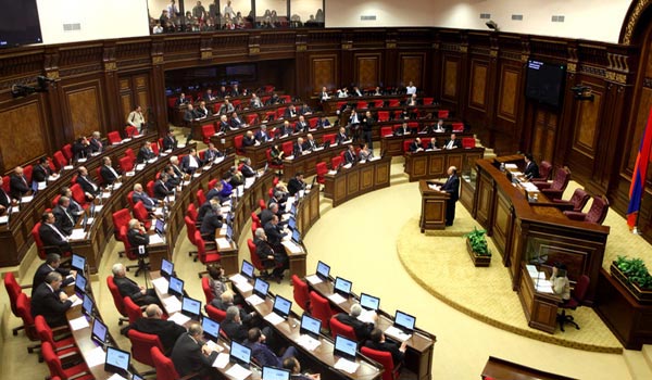Parliament passes draft law on state budget for 2018