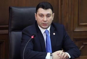 Eduard Sharmazanov. “PAP members have lost their memories from cold.”