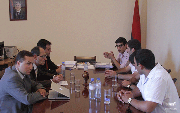 Deputy Minister of Foreign Affairs received the representatives of Yezidi community