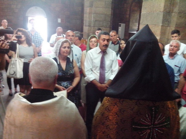 Islamicized Armenians were baptized in Etchmiadzin