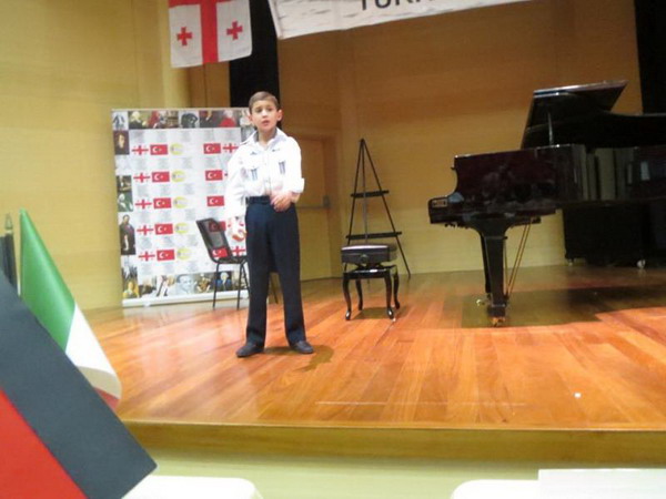 10-year-old Hambardzum demanded Ararat under the Turkish flag and became the 1st prize winner