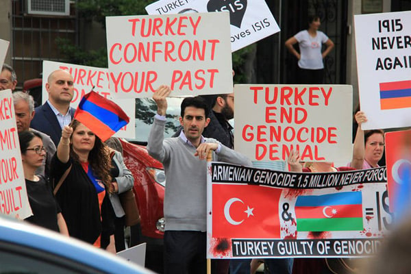 Kurds, Assyrians and Greeks Join Armenian Genocide Demonstration in Washington DC. yerakouyn.com