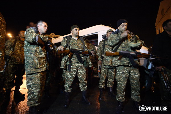 Job Security Promised For Armenian Army Volunteers