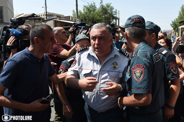 “Don’t hit, I’m turning off my phone”, Maxim Sargsian detained