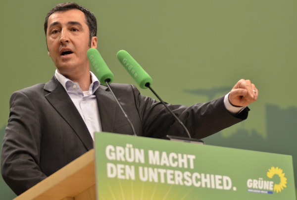 Bundestag’s Turkish Member: “Young Turks Are Traitors; Talat & Enver Criminals”