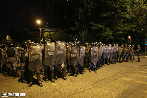 Policemen Suspended Over Yerevan Protests. Azatutyun