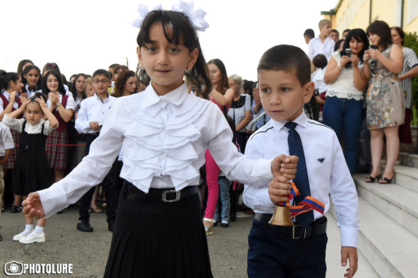 Over 40.000 First-Graders Will Attend Schools in New Academic Year in Armenia