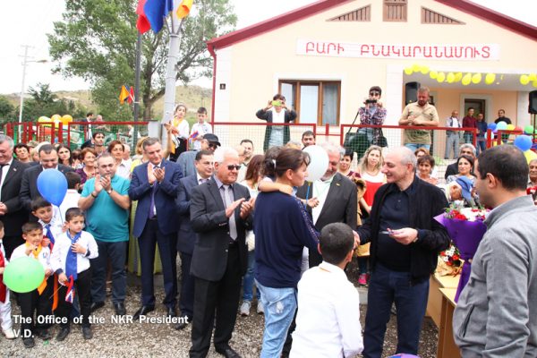 A new dwelling district “Ariavan” in the Aghavno settlement of the Kashatagh region is open
