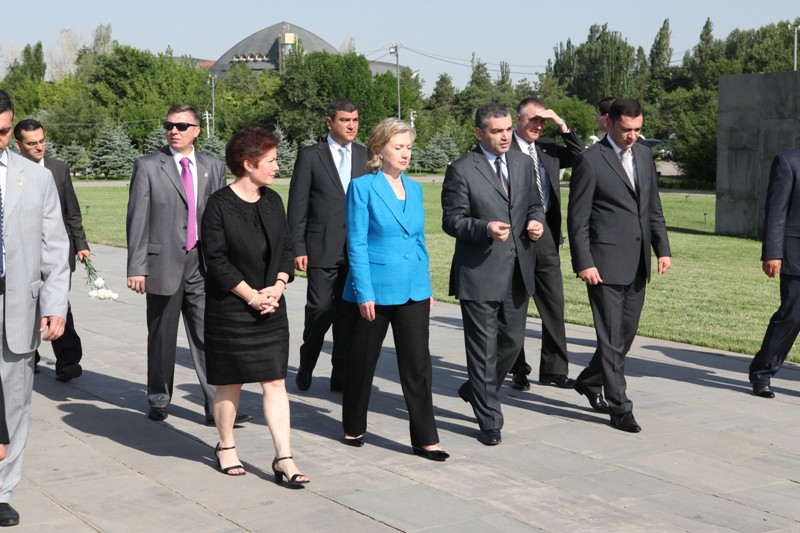 WikiLeaks Reveals Hillary Clinton’s Email Exchanges on Armenian Issues
