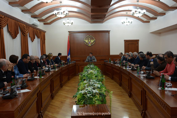 Armenian intellectuals pay a visit to NKR military units
