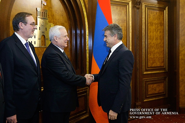 Prime Minister Welcomes Nikolai Ryzkov