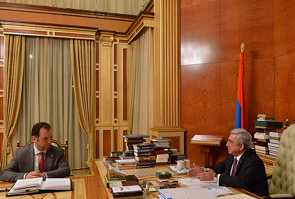 The RA Minister of Defense reported to the President of Armenia on the commencement of a new program of social support to the families of the killed and handicap military servicemen