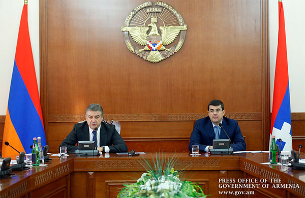 Armenia, Artsakh Prime Ministers Discuss Issues of Economic Cooperation