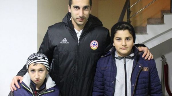 Mkhitaryan meets with son of officer who fell during April flare-up