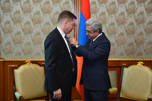 President Serzh Sargsyan received the Executive Director of FLSmidth Company Thomas Schulz