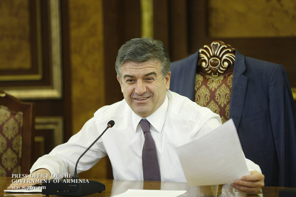 Karen Karapetyan sent a congratulatory message to Georgian Prime Minister Giorgi Kvirikashvili on Christmas holidays