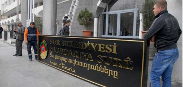 Armenian, Assyrian Writing Removed from Sur Municipality Building in Diyarbakir