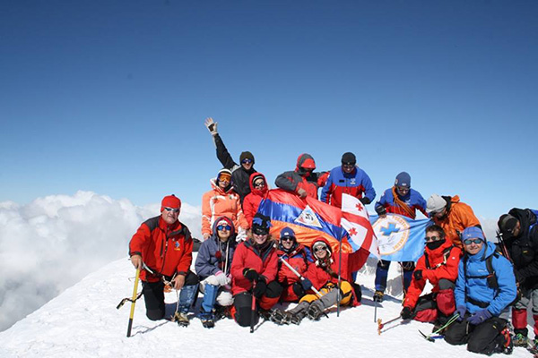 Flags of Armenia and Artsakh waved on the peak of Mount Everest two times in 2016