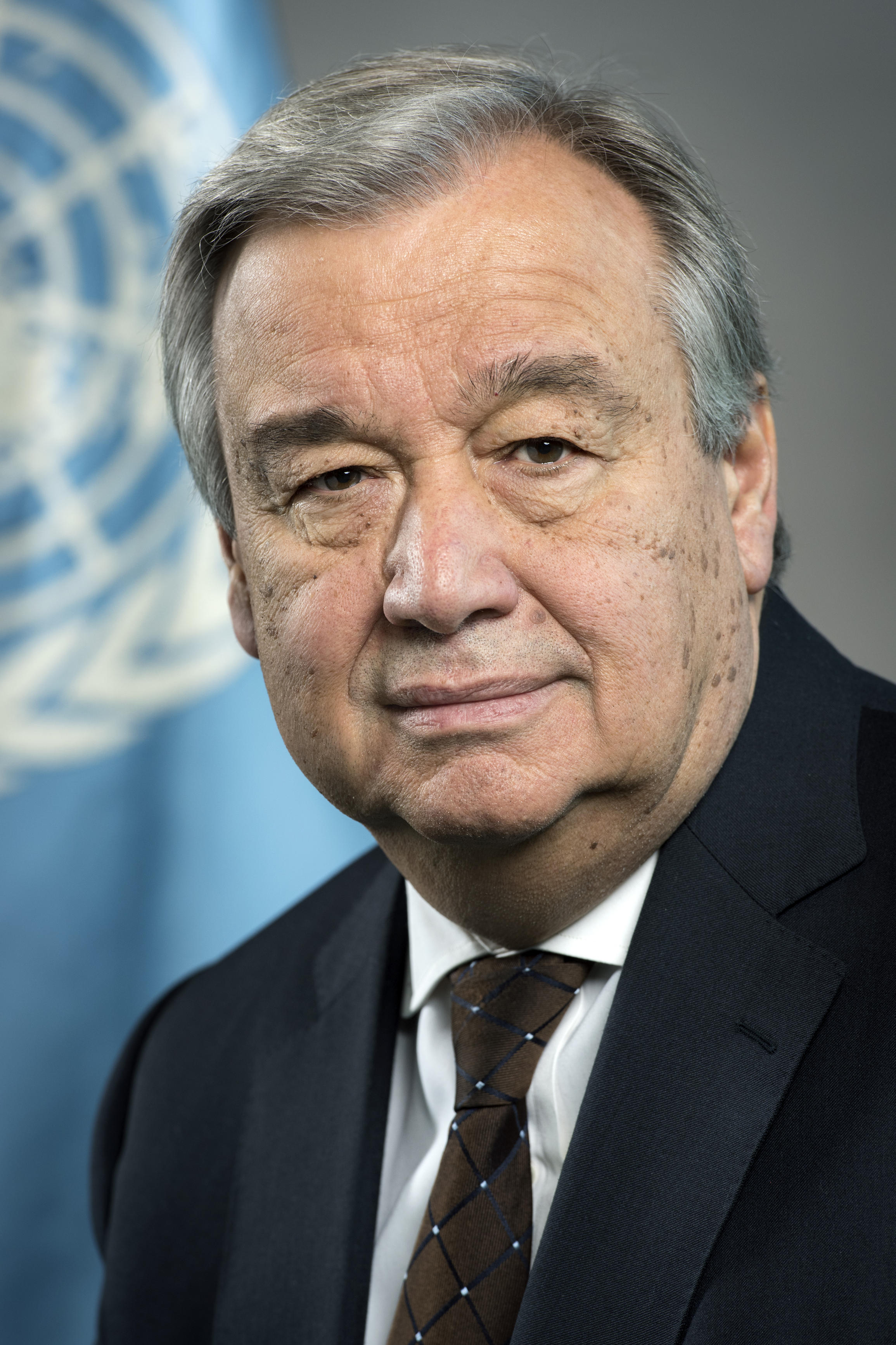Antonio Guterres ‘appeals for peace’ and takes the office