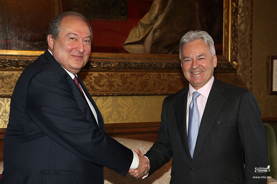 Ambassador Sarkissian met Sir Alan Duncan MP, Minister of State for Europe and the Americas of the UK.