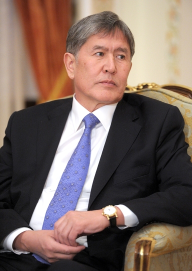 Kyrgyz president signs new Constitution