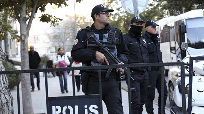 Turkish police detain over 440 people in anti-ISIS raids