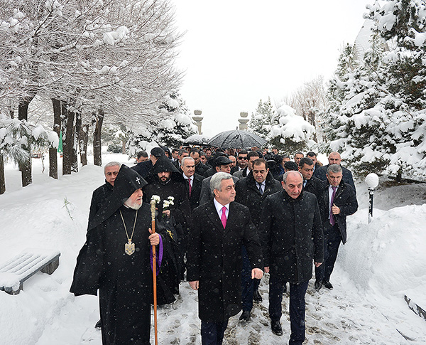 President Sargsyan visited Erablur Pantheon
