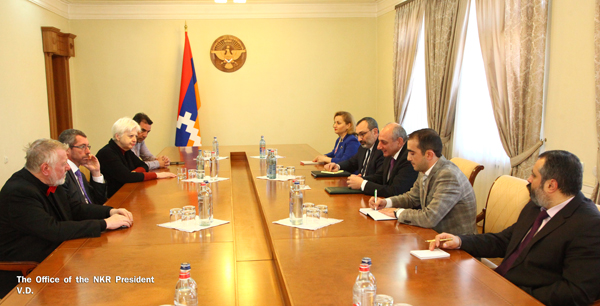 Artsakh President meets observers from various countries