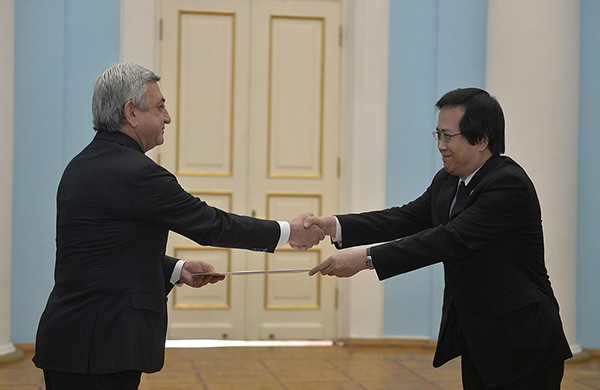 Ambassador of Thailand presented his credentials to President Sargsyan