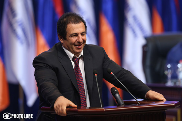 Gagik Tsarukyan met MPs who submitted withdrawal applications