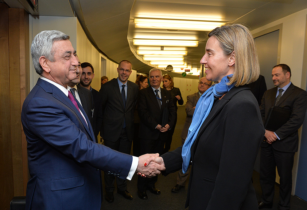 Serzh Sargsyan met Federica Mogherini