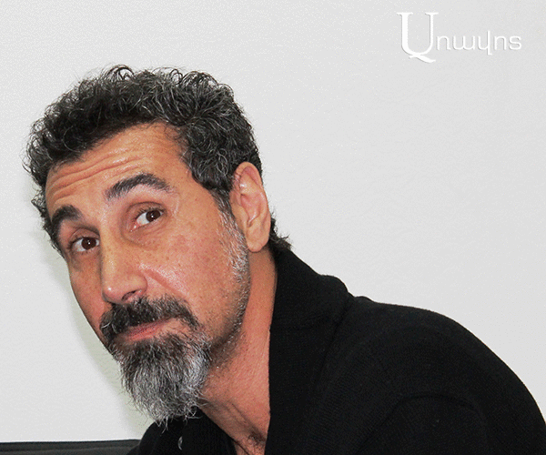 Serj Tankian “curses with a song” hearing the question about which party he supports