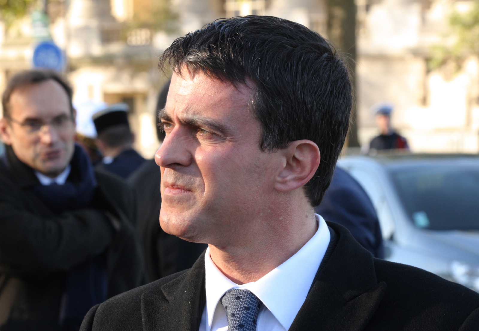 Former French PM Valls quits Socialists to back Macron’s party