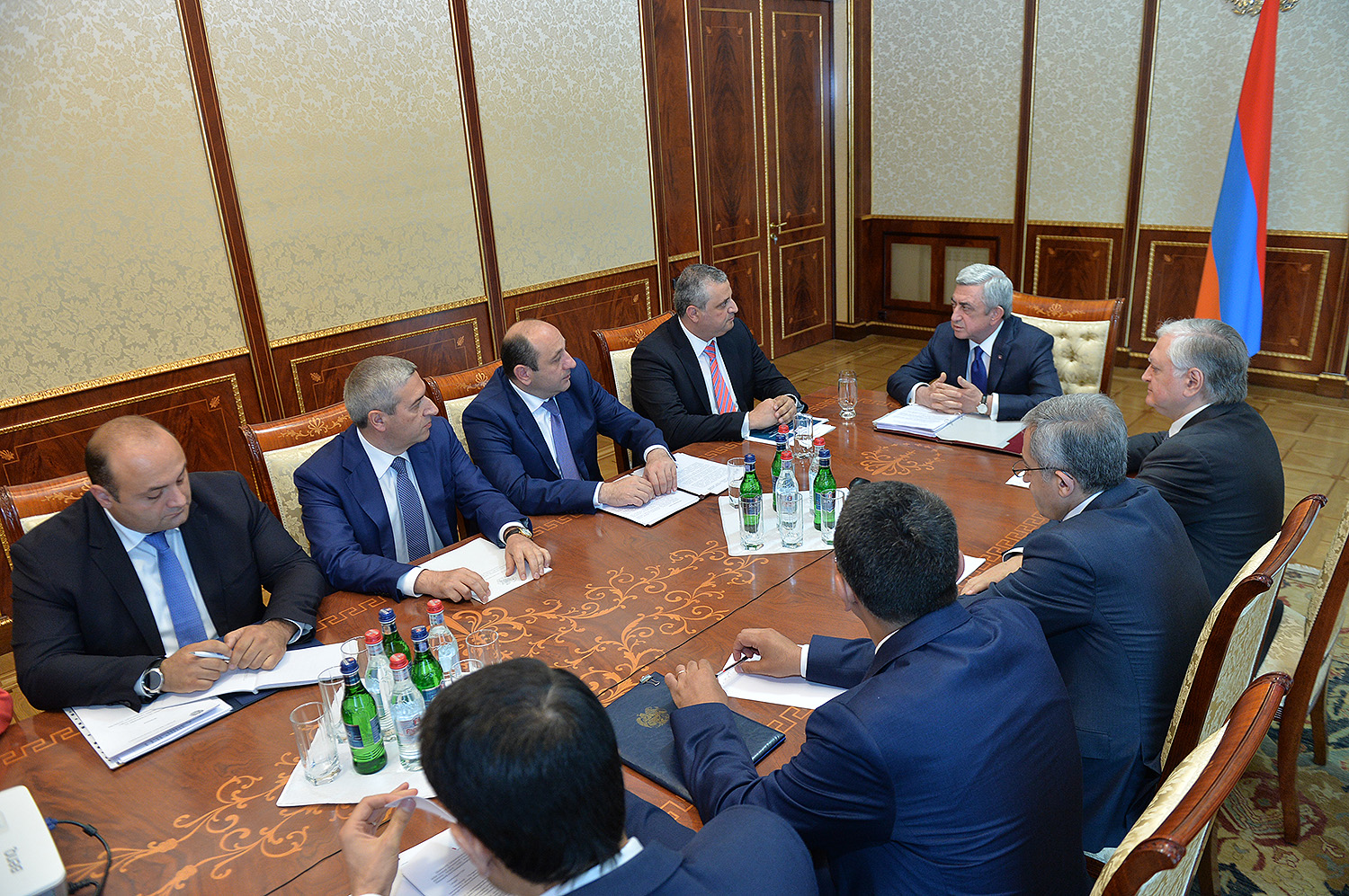 Armenian President holds consultation on US-Armenia economic cooperation agenda