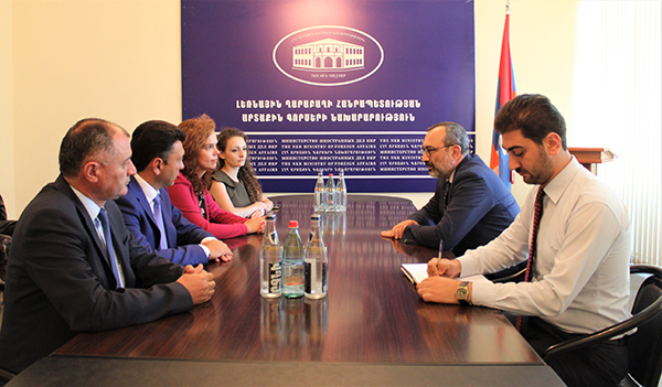 Artsakh FM received member of Portuguese Parliament