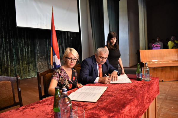 Declaration of Friendship Signed Between Chartar City of Artsakh and Decines-Charpieu City of France