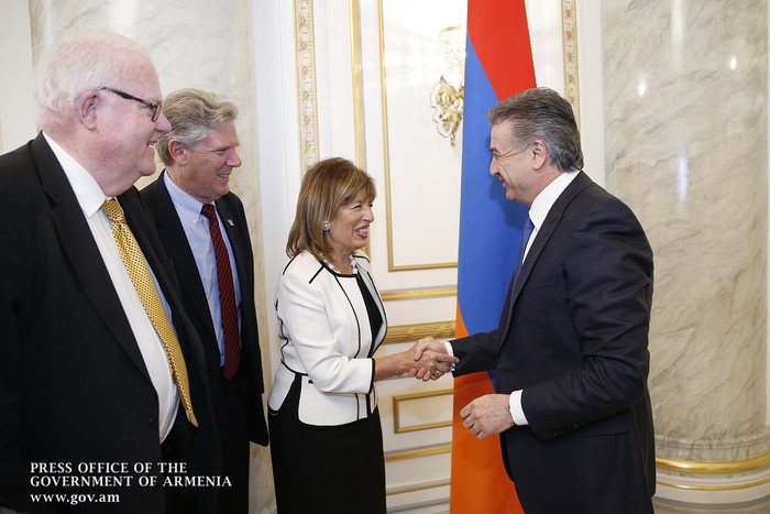 Armenian PM, U.S. Lawmakers discuss USA-Armenia economic cooperation prospects