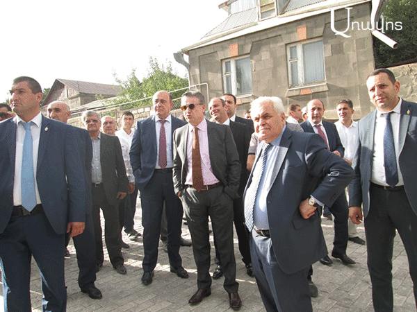 Armenian PM got angry during his visit to Gyumri