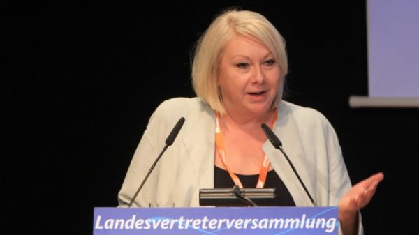 GDR Bundestag MP obvious lobbyist and supporter of Azerbaijan