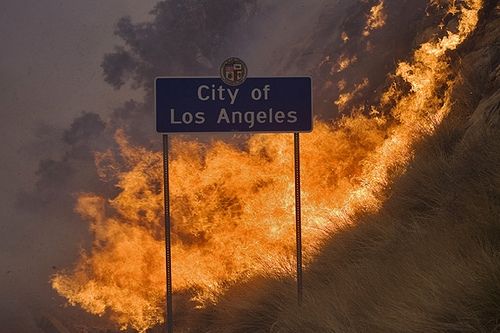 More than 1,000 firefighters battling largest fire in Los Angeles history