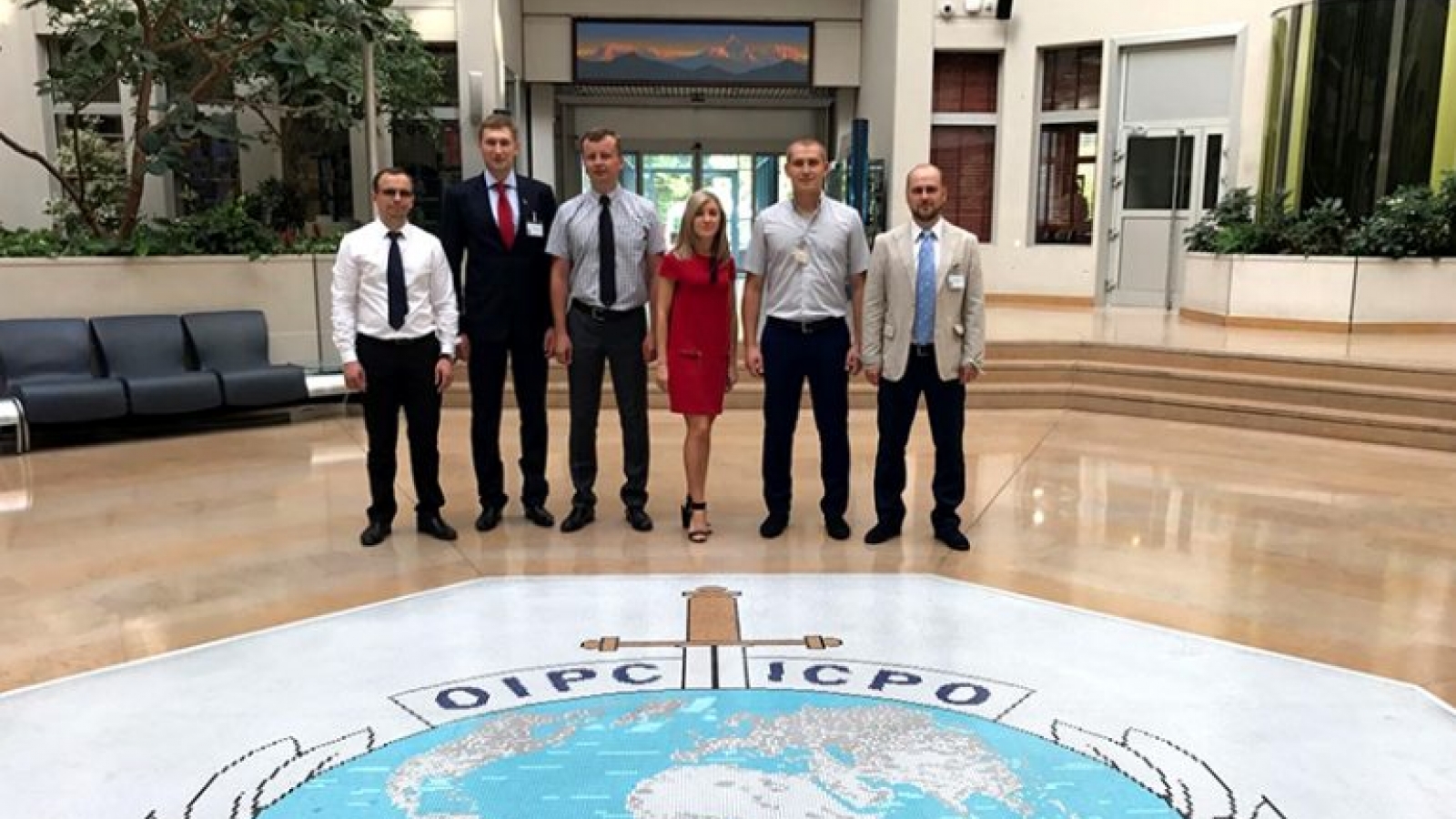 Cross-border fight against crime strengthened by visit of Ukrainian police to INTERPOL