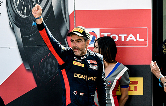 Alex Demirdjian dedicates 3rd place win in car race to Armenian people