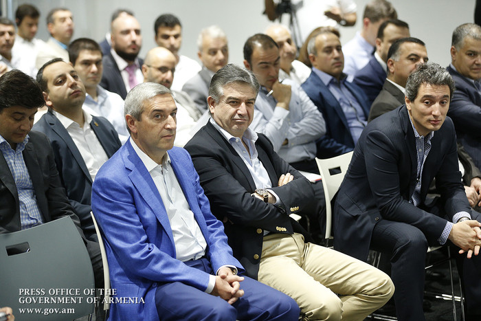 PM attends Armenia Digitization Agenda workshop