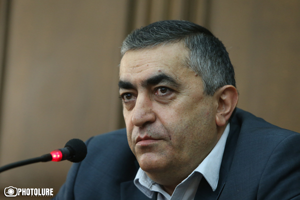‘It is very clear-cut: we either negotiate or fight. Azerbaijan tries to combine them both’, Armen Rustamyan