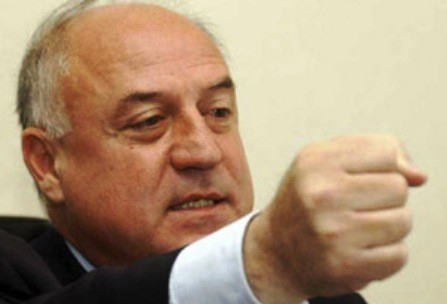 Geghamyan tries to punch Nikol Pashinyan in Parliament  