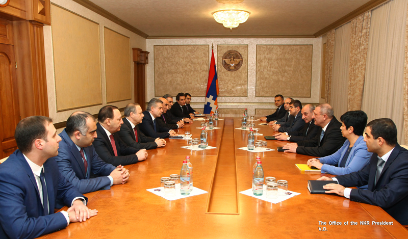 Bako Sahakyan held meeting with premier Karen Karapetyan