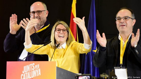 Catalan separatist groups win absolute majority