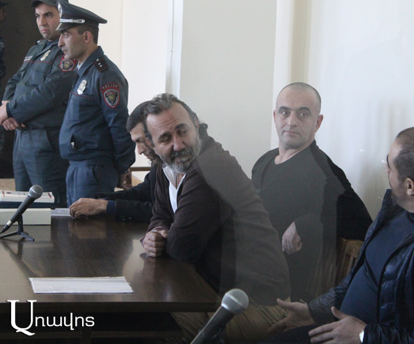 Armen Bilyan murders police officer Gagik Mkrtchyan, and Smbat Barseghyan murders Arthur Vanoyan’